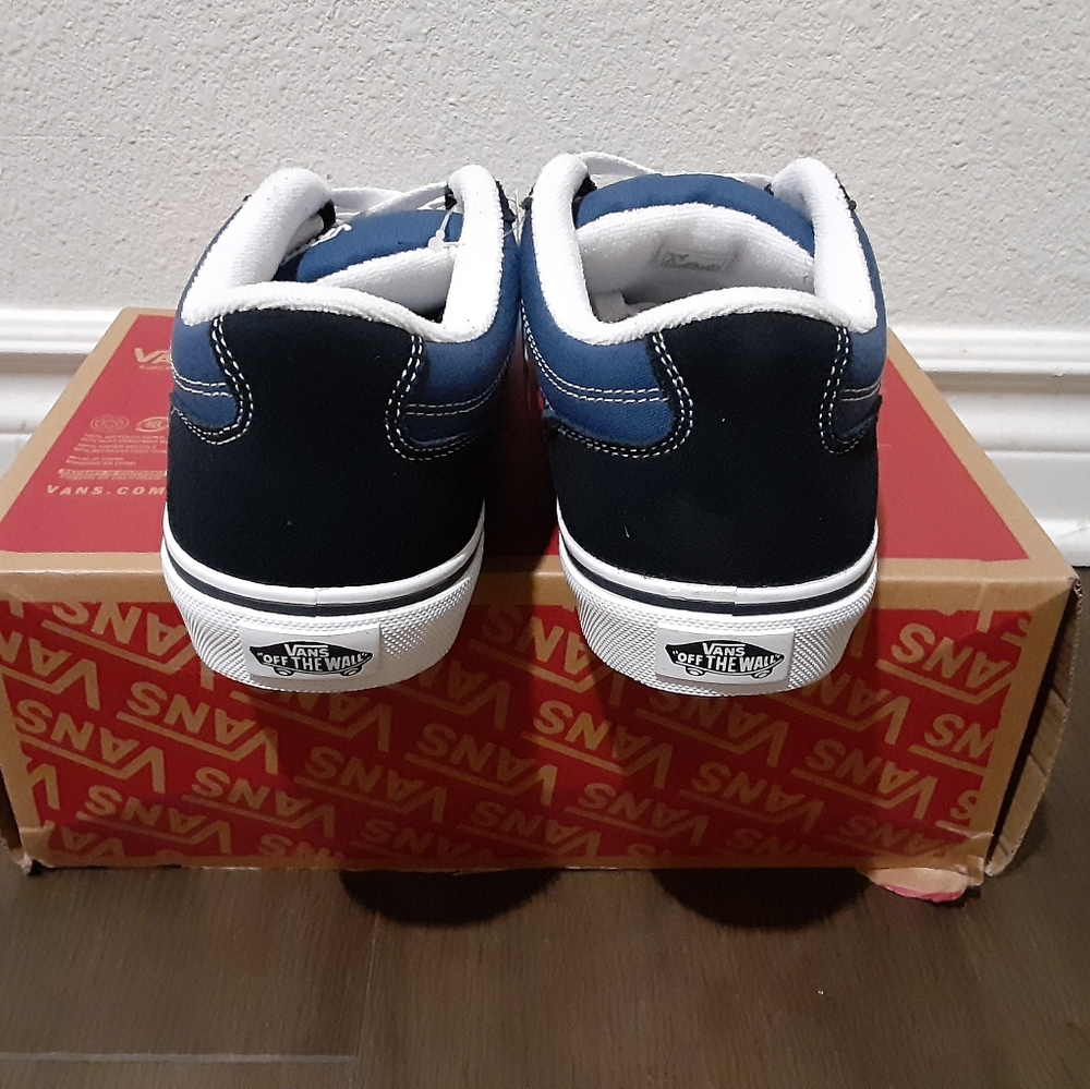 Vans - Picture 3 of 4